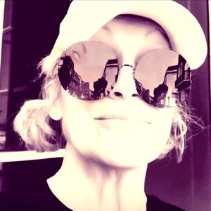 Meet your Posher, Maureen